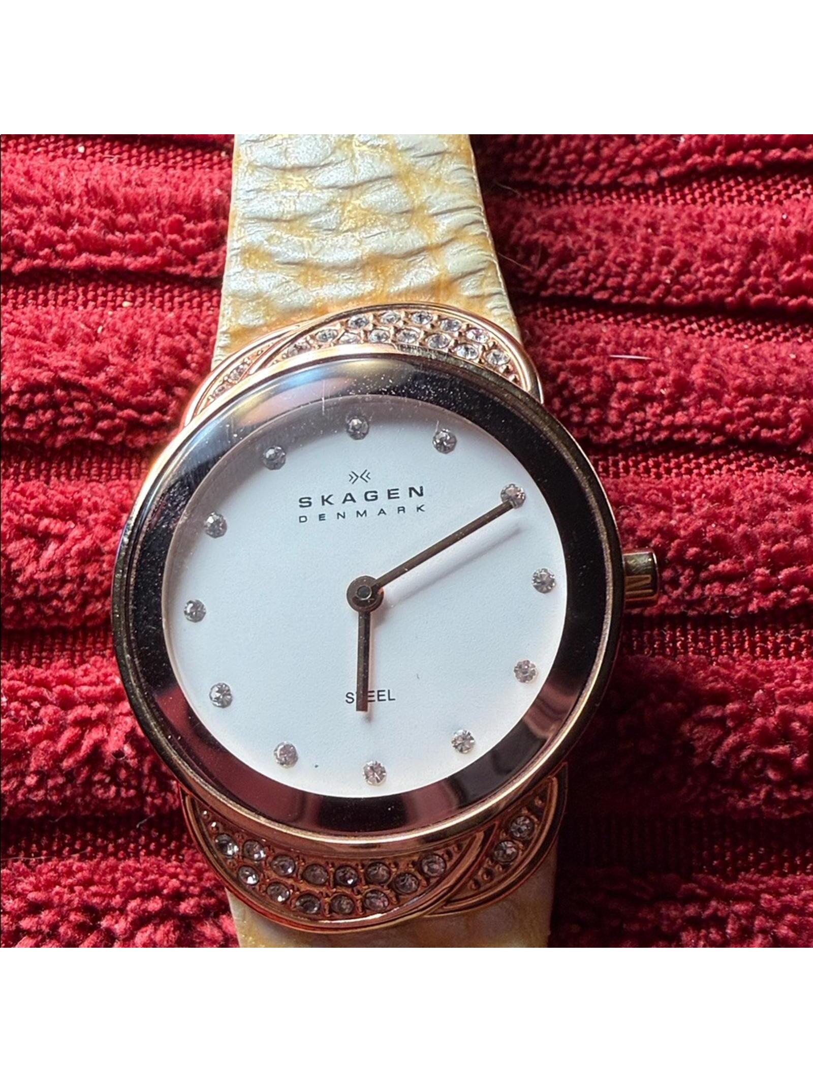 Skagen Rose Gold Watch With White Dial Skagen Rose Gold Watch With White Dial
